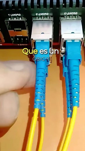 29K views · 420 reactions | Que es el GBIC en Fibra óptica? #InternetFibraÓptica #fibradevidro #redwan #nodo #fujikurasplicer90s #ComunicacionesEmpresariales #electrodos #VFL #splitter #FTTHSolutions #telecommunications #ont #DBM #fibraoptica #fiberhomebrasil #redesftth #FTTH_Wifi #fiberoptictechnology #gponolt #fiberoptics #FTTH #GPONOLT #cablefibraoptica #fiberopticsolutions #powermeter #fiberoptic #telecomunicaciónes #GBIC #redes #FiberOptic | Aprendiendo de fibra óptica | Facebook
