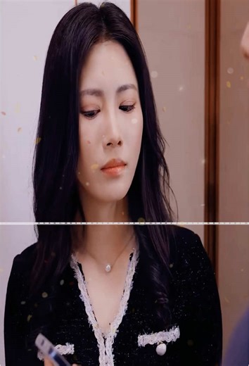 Regresa del extranjero... para salvar el imperio de su padre #videoviral #peliculas #españa #movie #cinema #españa🇪🇸 #fyp #fouryou #USA #foryoupage❤️❤️