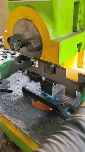 Hinge-bending process for the chain plate