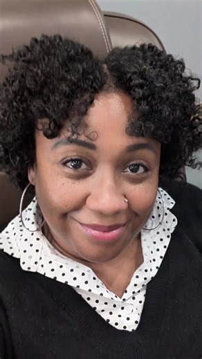 Hey Teachers! Recognizing good behavior sets a positive tone for the semester. Here are some simple kindness strategies you can start immediately!👇🏾 •Kindness jar for notes from students. •Daily shoutouts during transitions. •Model kind language yourself. •Celebrate class wide kindness milestones. •Encourage peer recognition as well. Check out @Staci for Tip 7: Simple Bellwork! #CelebrateKindness #ClassroomCommunity #ElementaryTeaching #TeacherHacks #SecondSemester