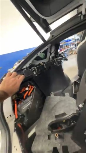 They Don't Show YOU This Part of Tesla Repair! #SerenityEV #TeslaModelX #ModelX #TeslaService #ChargePort ⚡SERENITY EV: NEXT GEN CARE FOR THE NEXT GEN CAR We are a factory trained, independent electric vehicle repair shop specializing in fast, reliable service for ALL EV makes and models, including Tesla, Rivian, Lucid, and more! 🚗 In this Video: Swapping a Tesla Model X charge port requires serious disassembly. We pull the interior to just to get to it. Specialized EV repair is a must! 🛠️ STA