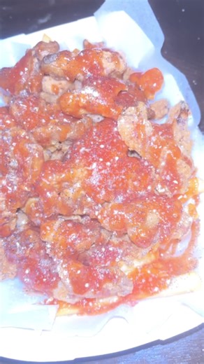 This ain’t ya average 6 piece… More plants 🌱 More fiber 💚 More protein 💪🏽 More crunch 😮‍🔥 More FLAVA 🤌🏽 Meet Varold’s™️— the crispy oyster mushroom that eats like chicken. Except GOOD. BETTER. BEST Chicago Approved📶🔥🌱 The Varold’s™️ Fundraiser Special is back today 1- SOLD OUT. Text (773)706-2100 to order yours NOW spots go quick. All proceeds go towards our NEW location. Love y’all, thanks for the continued support🫶🏽-Chef Ny #vegan #chicago #varolds