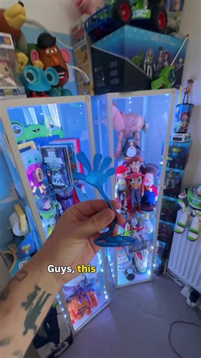 Even though I have completed my 5 days of collecting all the screen accurate tech toys of Toy Story 5 I think it’s time to continue with the others 👀👀 Today we’re collecting Sticky hand from QC! #toystory5 #toysvstech #toystorycollection #stickyhand