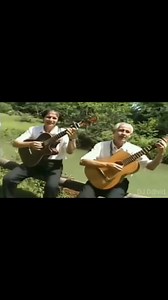 Papi Meza y la historia de un reencuentro…. En este relato, el acordeonista “Papi” Meza recuerda la anécdota de una conversación con el renombrado poeta-compositor, Demetrio Ortíz, haciendo alusión a una de sus obras más conocidas, “Rohecha jeyvo”. Seguidamente de un material audiovisual del sello discográfico ARP, interpreta el dúo López-Ramírez. Viva la Polca paraguaya!!! Itauguá, febrero de 2026. | Miguel Soloaga
