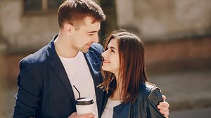 35 Pantun Romantis buat Pacar, Penuh Cinta dan Kasih Sayang