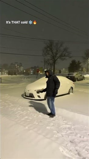 Throwing Hot Water in Freezing Air ❄️😂#snow #winter #cold #gradstudentlife #internationalstudents