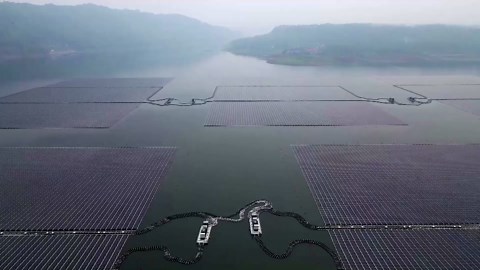 Indonesia president inaugurates $108 million floating solar plant