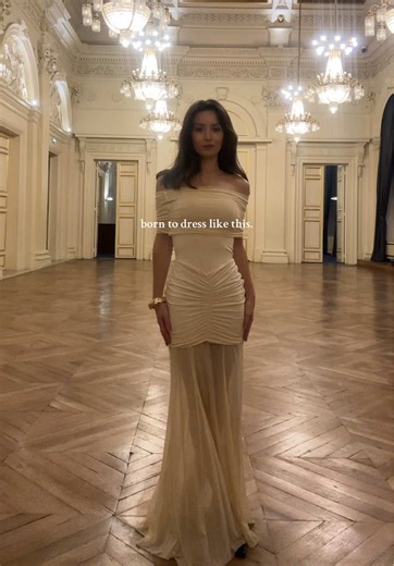 Elegant Women's Fashion: Embrace Your Feminine Style