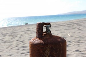 How to Remove Rust and Refinish That Old Propane Tank – Captain Patio