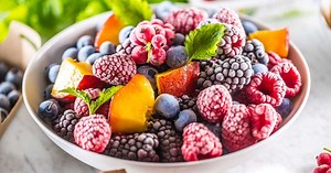 Dá para congelar frutas sem perder os nutrientes? Veja passo a passo