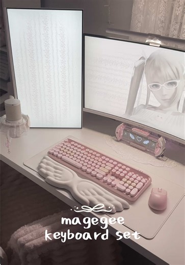 Discovering the Cutest Gaming Keyboard from MageGee