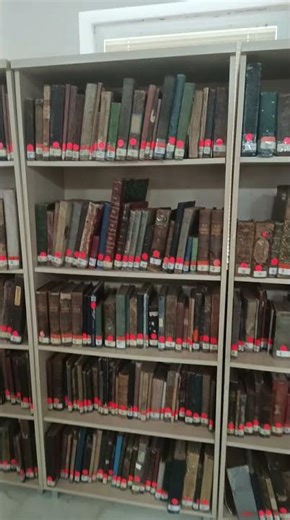 Salavat, Allah’ın rahmet ve selamının Hz. Muhammed (s.a.v.) üzerine olması dileğini ifade eder.