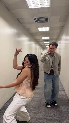 Angeline Quinto on Instagram: "Ah ah ah ah… @juankarlos teka naman. Late na tayo sa Idol Kids Philippines. Live tayo tonight 🥰"