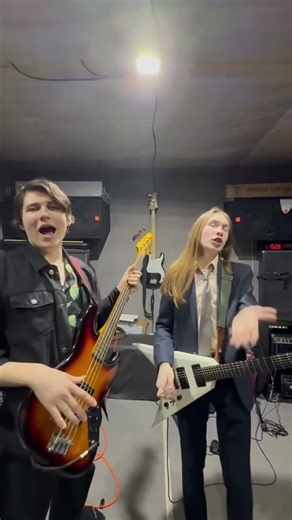 Не ну а чё он мешает ТГК: cascadmusic #прикол #music #rehersal #drums #рокгруппа