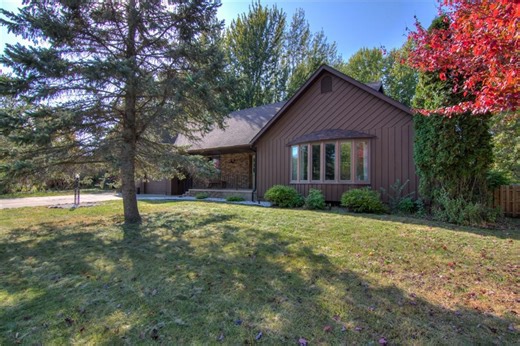 1020 Broadway Ave, Chippewa Falls, WI 54729 - MLS 1586369 - Coldwell Banker