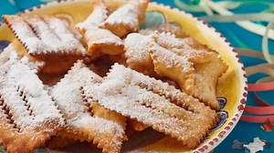 Farsangi finomság: így lesz igazán roppanós a házi csörögefánk  videó