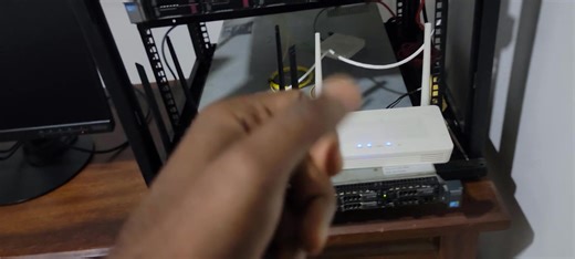 CURSO DE WINDOWS SERVER 2019-2022 100% PRÁTICO PRESENCIAL AOS SÁBADOS INSCRIÇÕES ABERTAS Este curso fará de ti um profissional qualificado em Redes de Computadores do tipo Cliente Servidor e desta forma poderás trabalhar como Administrador de Servidor Microsoft em uma boa empresa, ou poderás criar sua própria empresa e prestar serviços na área de Redes para muitos clientes, o curso é feito com equipamentos reais. Curso presencial: 70.000Kz Podes pagar em duas prestações 40mil depois os 30mil Loc