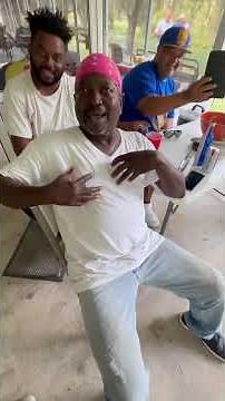 Frying Fish for the gang on Swamp People