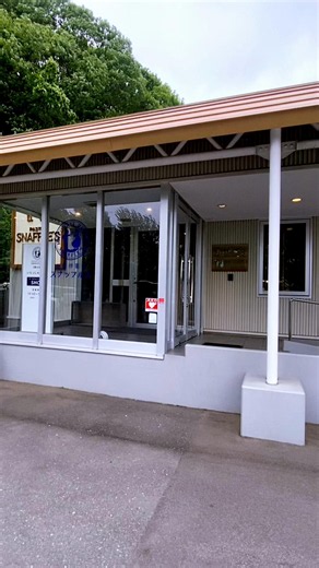函館を代表するお菓子屋さんの特別サービス品😍 市民の特権かな😎 早い者勝ち！ #函館 #訳あり品 #チーズケーキ