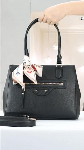 Modelo: LD-0016 procura uma bolsa feminina para trabalho prática e estilosa?essa é a opção ideal!