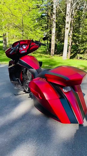 Custom Victory Big Wheel Bagger - A Biker's Dream Ride