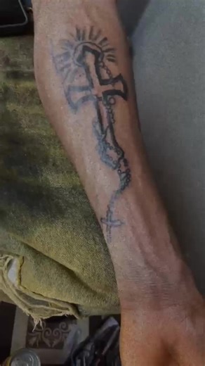 Divine Gold Tattoos (@divinegoldtattoos)’s videos with original sound - 8TEEN