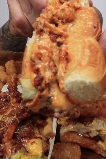 EATING chilli cheese hot dogs #asmr #mukbang #trending #fyp #foryoupage #foodporn