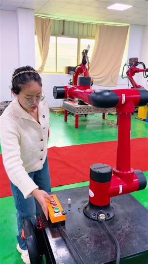 Industrial #collaborative #welding #spraying #six-axis robot#robotfactory