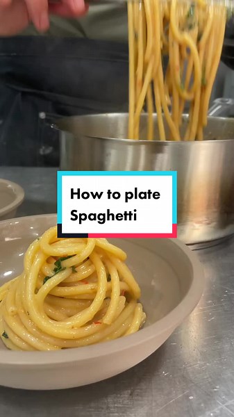 Pasta doesn’t have to look pretty but it doesn’t hurt if it looks fab, right? The trick to plating pasta in a big beautiful swirl #is to grab almost the full portion with a tong, from your pan, and swirl it into a soup ladle, before transferring it gently, by sliding it down with a swift amd steady move on to your serving bowl. After a few practice rounds you’re going to be owning this - Are you gonna try it?#pasta #cookingskills