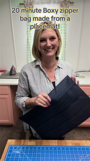 Create a Boxy Bag from a Placemat in 20 Minutes