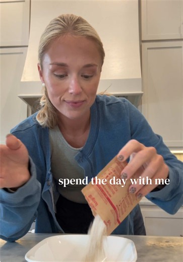 Spend the day with me 🤍 Definitely consumed a lot of calories at dinner, but I also got quality time with my favorite person, so I’m not mad about it. Also took a trip to my mom’s costume closet for my trip this weekend… she really has something for every occasion 🙌