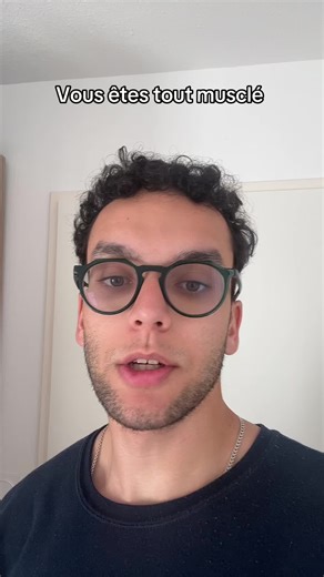Attention à prendre avec des pincettes je ne dis pas que les stats sont extrêmement à précises mon point est de simplement mettre en valeur le fait que non tout le monde n’est pas capable de soulever 20kg par main aussi facilement que ça #gym #stats