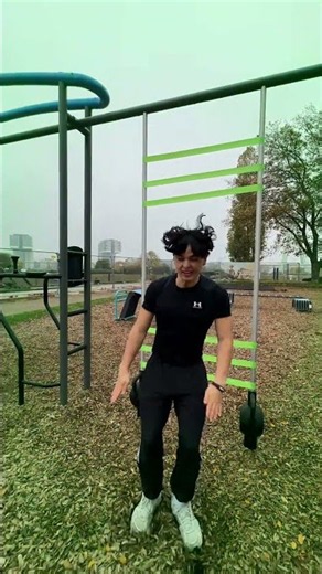 Wer bleibt zuerst stecken?🔥 ‪@Kai.tricking‬