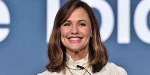 Watch Jennifer Garner, 50, Totally *Obliterate* This IG Box Jump Workout