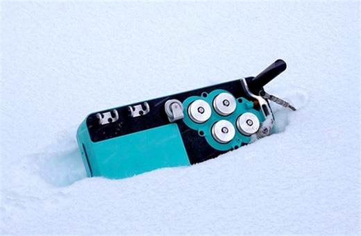 Backcountry skiing compact portable rope tow