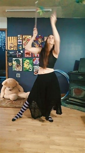 Flow Art using Devil Stick juggling #flowarts #flowartist #devilsticks #dance