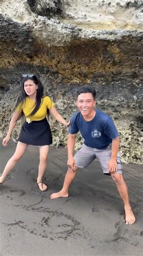 suka sekalih Menggambar #kkkkk #funny #haaha #beach #comedy #joker