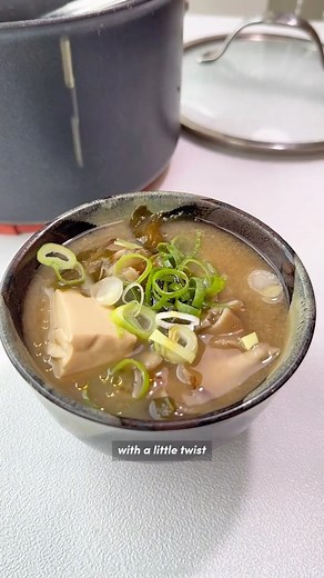 Jeeca • Vegan Recipes 🥢 | Maitake mushroom miso soup with silken tofu and wakame 🥣 Comment ‘soup’ to get the recipe sent straight to your inbox! 💌 full recipe’s... | Instagram