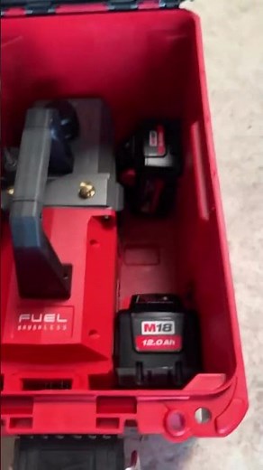 Organise your tools with the PACKOUT™ Compact Tool Box!