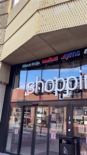 𝟮𝟬𝟮𝟱 𝗥𝗘𝗖𝗔𝗣! 🤩 Wat een jaar in Shopping 1! In 2025 mochten we heel wat nieuwe winkels en concepten verwelkomen die ons winkelcentrum nog leuker maakten. Van fashion en beauty tot food & lifestyle, er kwam heel wat moois bij! 🥰 👋 Welkom aan: The Eatalian 🍝 Skechers 👟 New Yorker 👕 (uitgebreid en vernieuwd) Vero Moda 👚 ONLY 🛍️ (verhuisd naar een nieuwe locatie) K-Beauty Glow 💄 Fox&Co 🧸 ONLY & SONS 👔 Chè Vini 🍷 Dankjewel aan alle winkels, teams en bezoekers die van 2025 zo’n ster