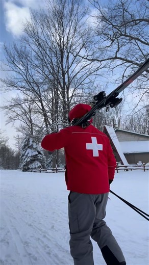 Jordan L on Instagram: "A little view into the day of a Pro Ski Patroller. If you ski or snowboard and have your EMT-B or EMT-P you can become a Pro Ski Patroller at some resorts. Others still require you to be National Ski Patrol (which I’m not). Hope you enjoy #SkiPatrol #adayinthelife #Michigan #CaberfaePeaks #Ski"