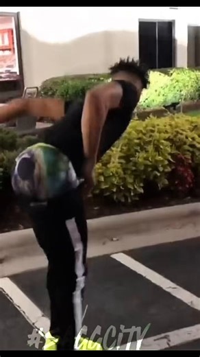 Iconic video of the king himself #nlechoppa 🍑💦💦👀😍😍😍 #saggingcake #leakedcelebs #rapper #rappers #leakedrappers #bigdick #bigbutt #nlefetish #bigbooty #rappersagging #dlbooty #thickbooty #gyat #bowardthugbooty