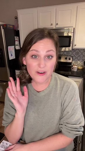 Homecoming and Unboxing Packages with Poppy | Patchy Cakes & Shutter Toy