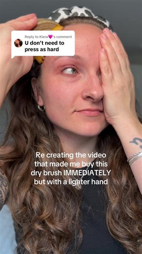 Effective Lymphatic Drainage Techniques with Dry Brushing