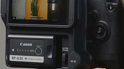 双11好物推荐：OSC70投影仪升级居家娱乐体验，大屏观影更沉浸，操作简单秒变家庭影院，打造专属私人视听空间。