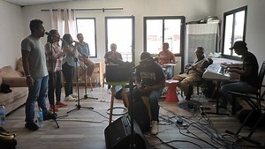 11K views · 931 reactions | "Romy" sangan'asan'i Bessa ... Raiso ny daty : 1 Novambra @3 ora ao @CCESCA | Rija Ramanantoanina | Facebook