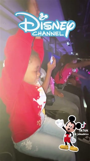 So my little Neice went to see Disney in ice !💕✨#disneyonice #fyp #explorenow #disney