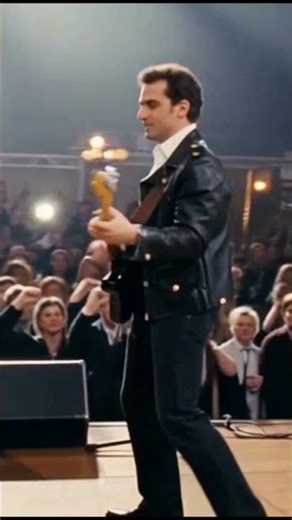 Chrome Guitar Stage Moment #guitarist #concert #shorts