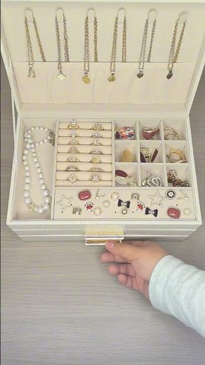 Organizing a Jewelry Collection | Large Jewelry Storage