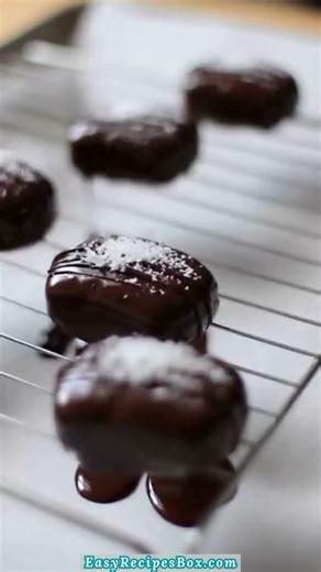 3 Ingredient Dark Chocolate Mounds Bars